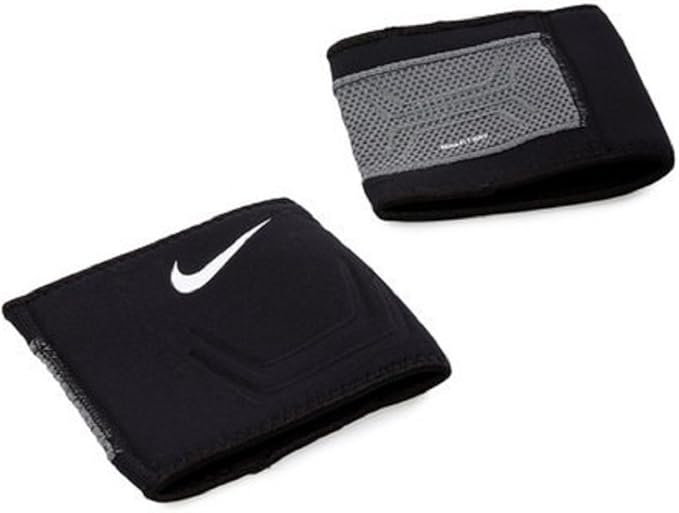 NIKE｜VENTED Skinny Neo Knee Sleeve（Pair）