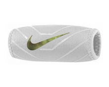 画像をギャラリービューアに読み込む, NIKE｜Chin Shield 3.0
